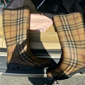 Burberry Wellies Classic Nova Check Plaid Rubber Mid Calf Rain Boots Size 36